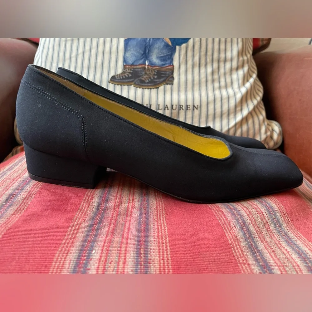 BRUNO MAGLI Made in Italy Square Toe Low Satin Pump in Midnight Navy 8 AA NWOB - Picture 2 of 7